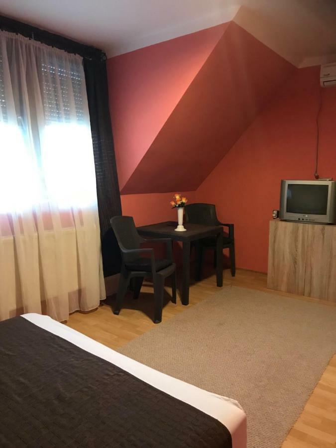 Buebaj Vendeghaz Hotel Eger Exterior foto
